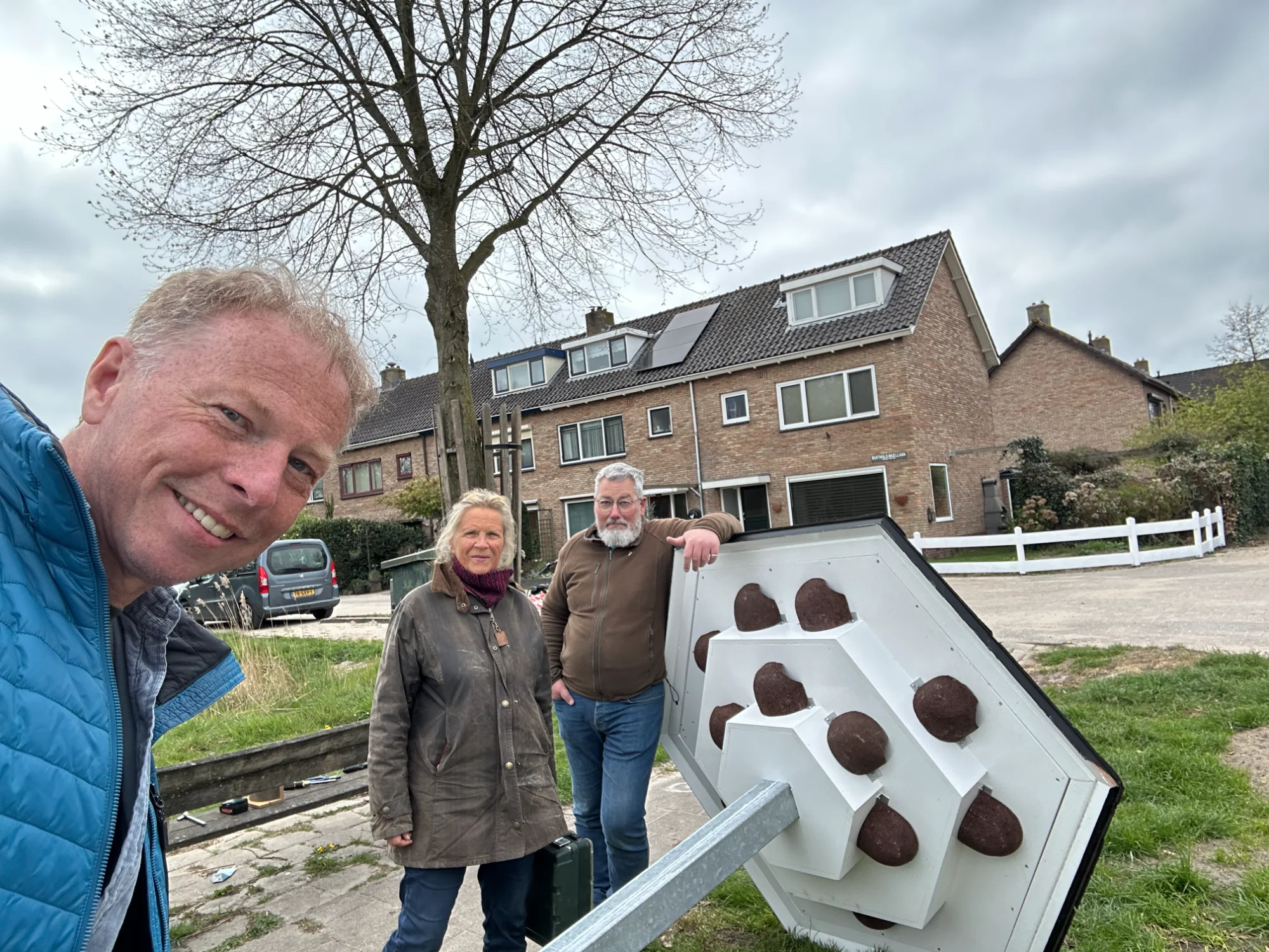 Vrijwilligers bij de zwaluwtil